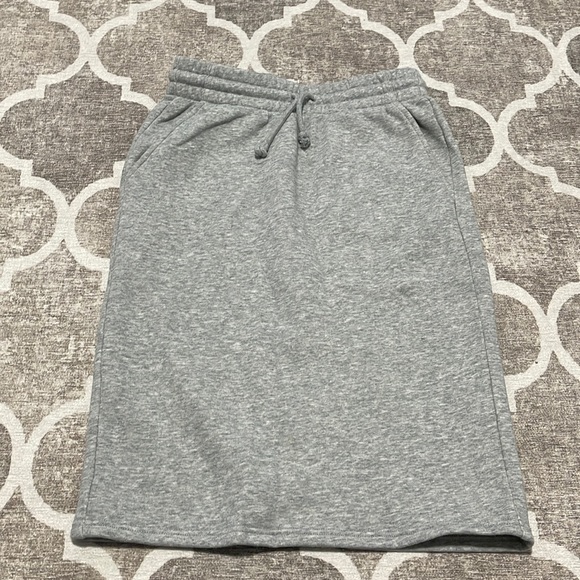 Aritzia TNA. grey sweat midi skirt - Picture 1 of 2